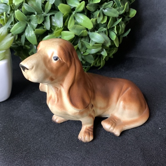 Accents Super Cute Vintage Porcelain Bassett Hound Dog Figure Made In